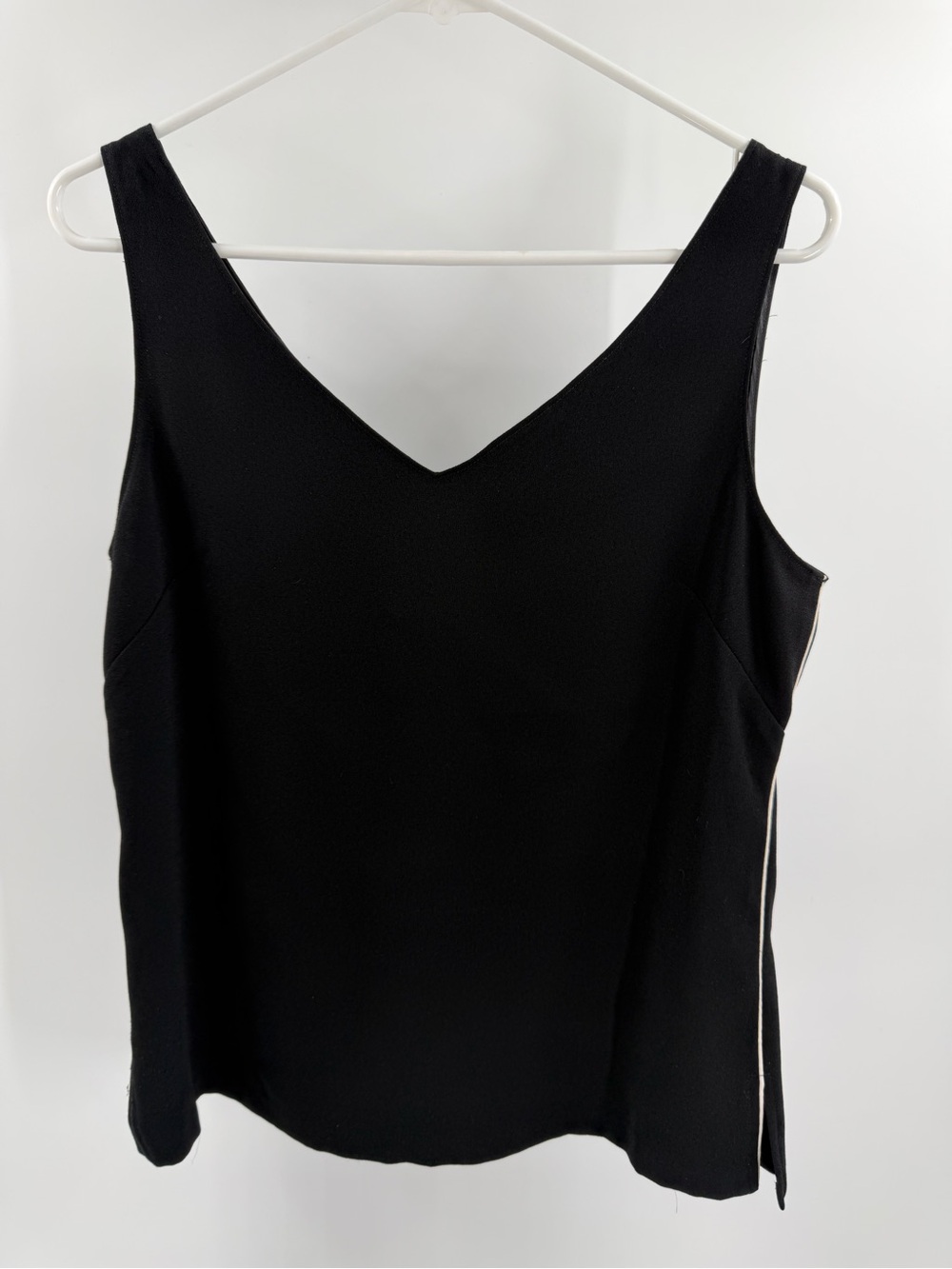 M.M.Lafleur Black White Side Stripe V Neck V Back Sleeveless Top Size Medium